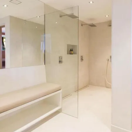 Pinet Maison De Luxury